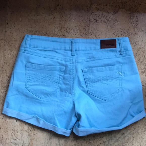 Express Cuff Shorts - Picture 3 of 5